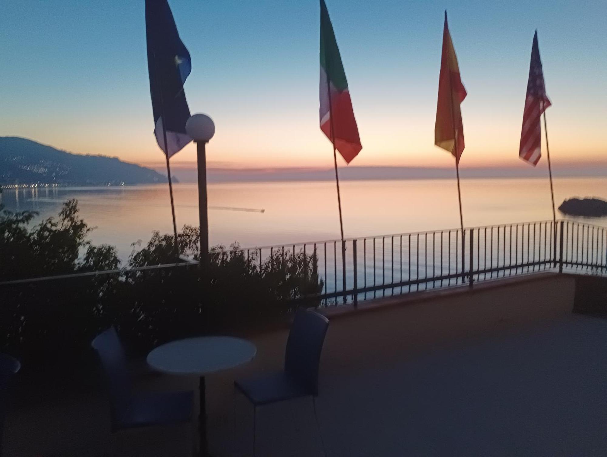 Hotel Bay Palace Mazzaro 4*