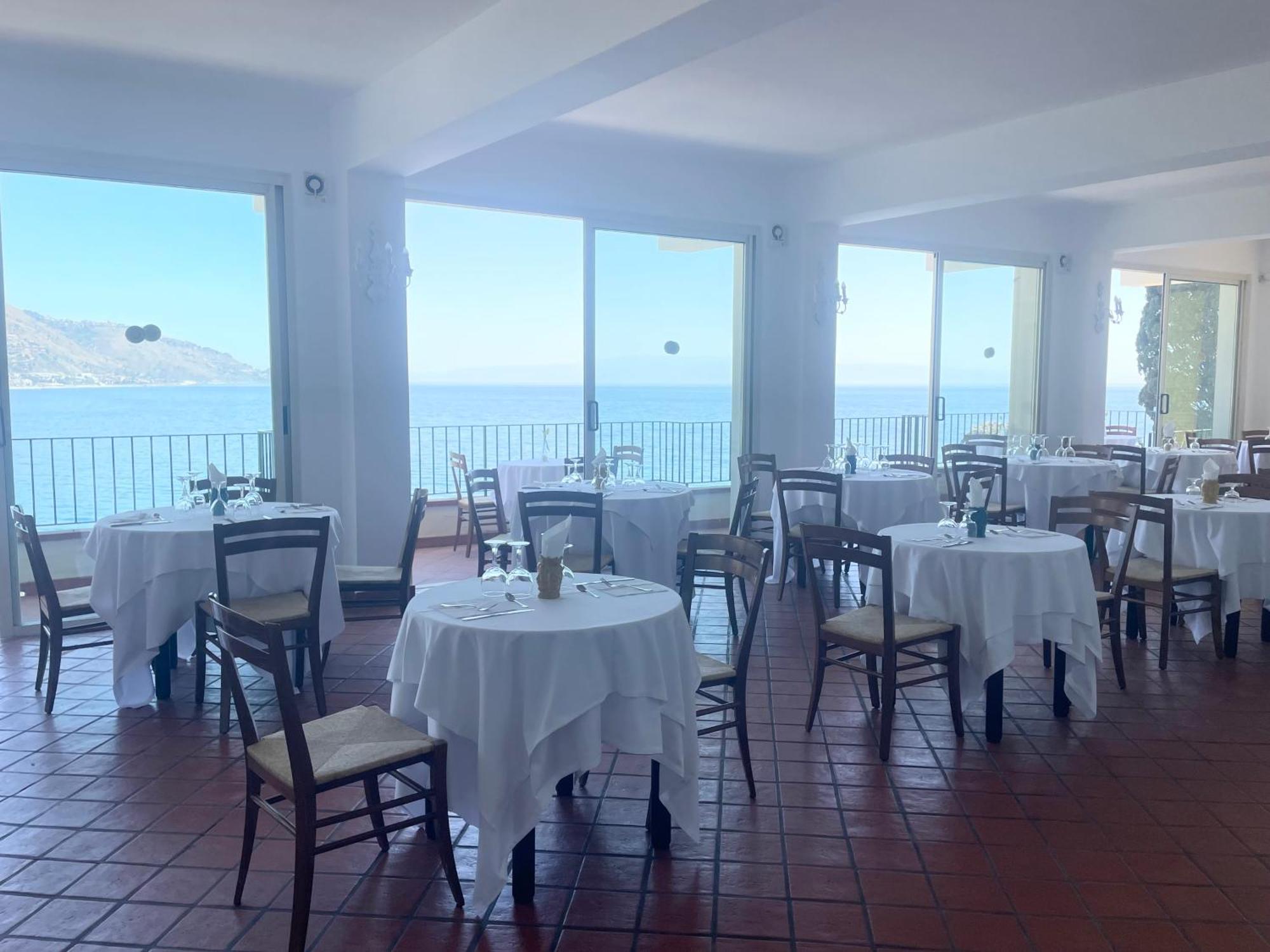 Bay Palace Mazzaro Hotel