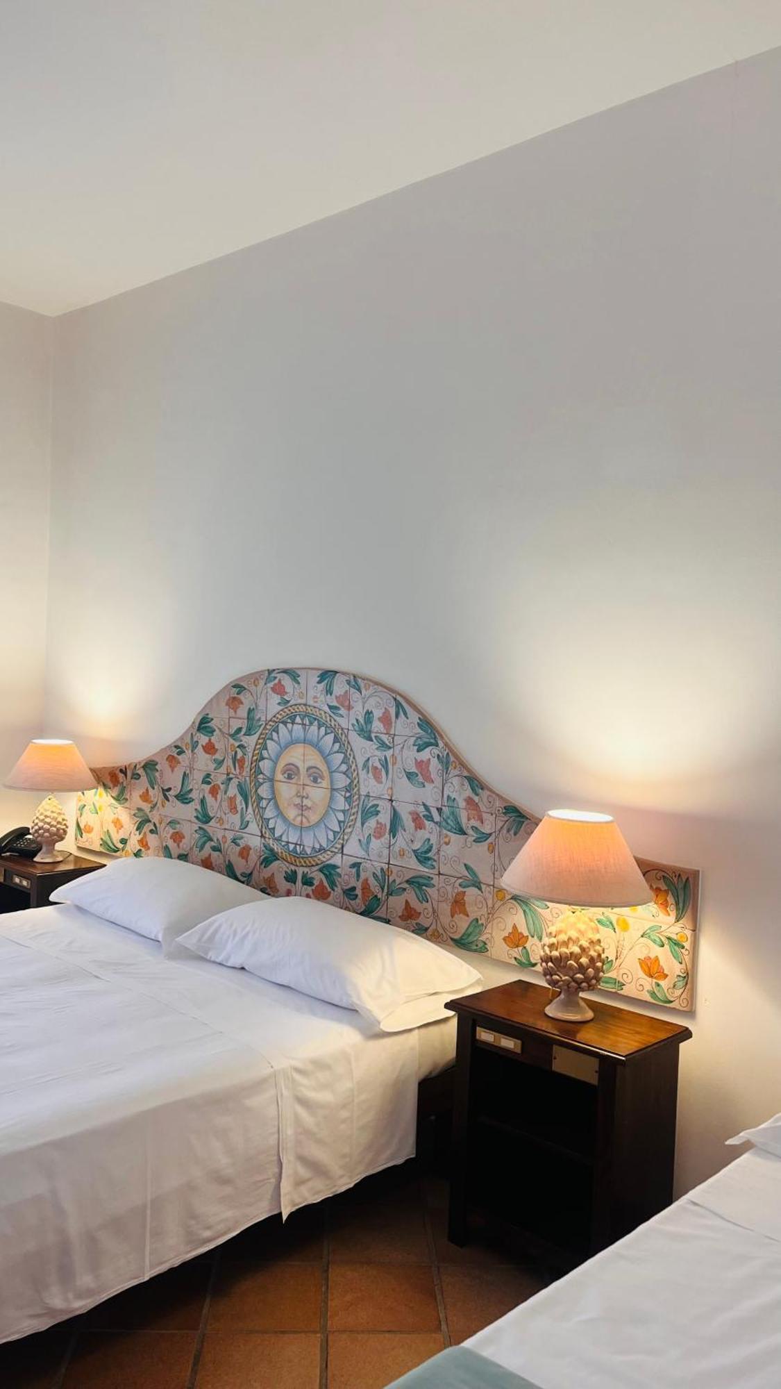 Hotel Bay Palace Mazzaro 4*